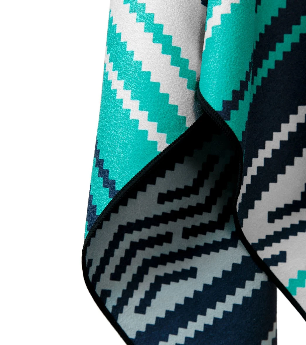 Nomadix Baja Double-Sided Yoga Mat Towel 5 Nomadix Baja Double-Sided Yoga Mat Towel - Image 3