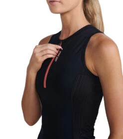 2XU Women's Aero Tri Singlet -Swimming Equipment 7412058652840 blackhypercoral 6a